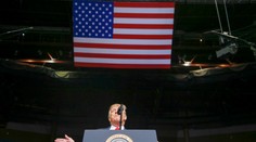 Trump si na predvolebnom mítingu uťahoval z koronavírusu, skritizoval Nemecko