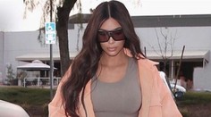 Najokatejší photoshop v histórii Instagramu? Kim Kardashian sa za túto fotku smeje celý svet