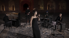 Nemilosrdný verdikt. Iránska speváčka dostala 74 rán bičom za online koncert bez hidžábu