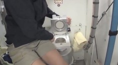 Astronauti z misie Artemis II dostali riešenie citlivého problému. Prezradíme vám, ako budú chodiť na toaletu