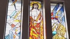 Vitráže v zborovskom kostole u nás nemajú páru. Majster Hložník hľadal inšpiráciu až vo Vatikáne