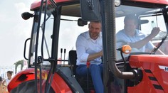 Farmári prišli protestovať do Bratislavy, Pellegrini im odkázal, že sa s nimi stretne na východe