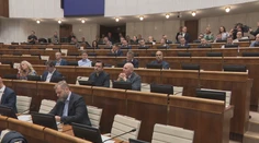 Poslanci prvýkrát zasadli do zrekonštruovaného parlamentu. Skúška nového zariadenia viacerých prekvapila