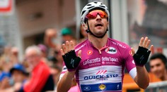 Víťazom 13. etapy Gira Talian Viviani, v ružovom pokračuje Yates
