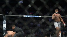 Bleskové KO v UFC: "Predátor" Ngannou s Velasquezom pozametal oktagon