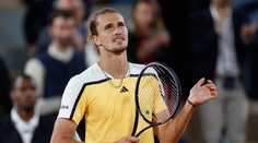 Zverev zabojuje o prvé finále na Roland Garros. Jeho ďalší súper postúpil bez boja