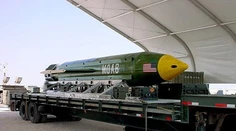 Americká superbomba zabila v Afganistane najmenej 94 militantov IS
