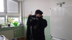 Netradičné vyučovanie v burke: Učiteľka prehovorila, ako to bolo v skutočnosti