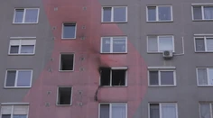 Požiar vydesil obyvateľov bytovky v Nových Zámkoch. Spôsobiť ho mohol nedbalý krok dôchodkyne