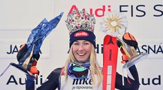 Najkrajšia trofej, akú som kedy dostala. Shiffrinová si Jasnú nevie vynachváliť