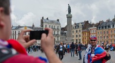 Slovenskí fanúšikovia v Lille v menšine. Takýto výsledok tipujú