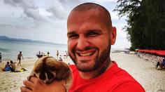 Rytmus zverejnil fotku z vojny. Takto vyzeral pred 21 rokmi