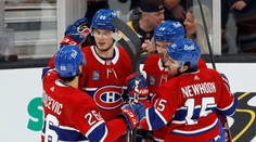 Slafkovský zaznamenal viacbodový duel, Pospíšil bol hviezdou. Sezónny debut zažil ďalší Slovák