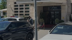 Adrenalínový budíček v podobe zásahu stoviek policajtov. Akcia mala byť zameraná proti skupine údajných výpalníkov