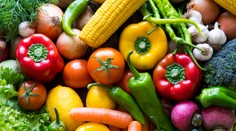 V tejto zelenine a ovocí, ktoré kupujeme v obchodoch, je najviac chémie. Pozrite si zoznam