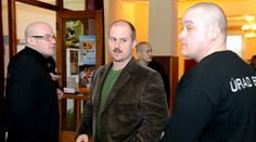 Župan Kotleba vyrazil do Jelšavy. S poriadnymi "chlapinami"