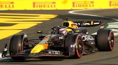 Max Verstappen si v Saudskej Arábii vybojoval pole position, tesne za ním skončil Leclerc