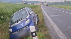 Auto v priekope a vodič nikde. Muža, ktorý sa vraj vybral iba do obchodu, našli dezorientovaného v poli pri Svidníku