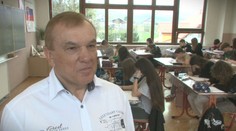 Učiteľ matematiky má už tretiu generáciu žiakov. Pán Jozef oslavuje 70. narodeniny