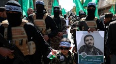 Ich cieľom je zničiť Izrael, na svedomí majú mnoho životov. Čo je Hamas a prečo jeho členovia útočia?