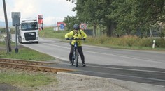 Praskanie kostí, modriny a krv. Priecestie na severe Slovenska ničilo cyklistov, starosta hovorí o zázraku