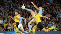 Haaland rozhodol proti Dortmundu, Neapol s Lobotko zdolal Rangers