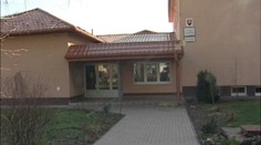 Škandál v Koškovciach. Učiteľka mala mať pol roka románik s 12-ročným žiakom