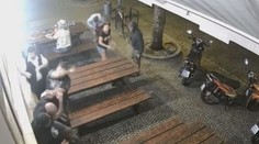 VIDEO: Päste i nadávky. Český poslanec zastupiteľstva zmlátil rusky hovoriaceho muža