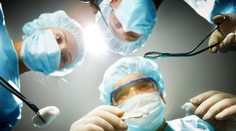 Mal to byť rutinný zákrok, no lekári urobili fatálnu chybu. Žene omylom vyoperovali časť chrbtice