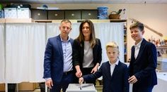 Rozkolu s Fideszom predchádzal krach búrlivého manželstva. Vzťah Magyara s Vargovou pripomínal film Vojna Roseovcov