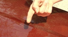 Žltý prach pokryl autá po celom Slovensku. Automyvárne nestíhali