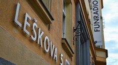 Veľký zásah NAKA. Policajti prišli aj do Kollárovho Fun rádia, stanica vydala vyhlásenie