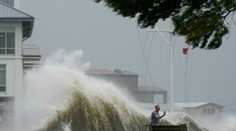 Hurikán Ida udrel na pevninu Louisiany