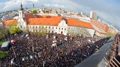 Reakcie politikov na pochod proti korupcii