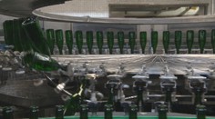 Poplatky za recykláciu skla išli hore o 500 percent. Nápoje budú drahšie