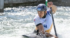Slovensko na medailu z MS stále čaká, v C1 mal k nej najbližšie Beňuš. Na trati sa objavila aj naša legenda