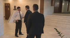 Matovičovi ide o život. Aspoň to tvrdia jeho nominanti, ktorí šéfovi OĽANO odsúhlasili ochranku s bavorákom