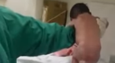 Sestričky boli v nemom úžase. Dieťa urobilo prvé kroky hneď po narodení