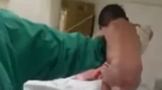 Sestričky boli v nemom úžase. Dieťa urobilo prvé kroky hneď po narodení
