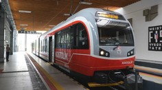 Z ničoho nič zostane stáť na trati. Turisti v Tatrách sa sťažujú na novú zubačku