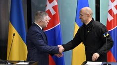Vláda má záujem pokračovať v medzivládnych konzultáciách s Ukrajinou, tvrdí premiér