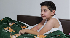 Najdojemnejší príbeh Vianoc: Filipko zostal po nehode bez rodičov aj brata. Krutú realitu zistil v nemocnici, teraz má jediný sen