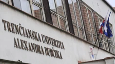 Trenčianska univerzita Alexandra Dubčeka výučbu nepreruší, zostáva však v štrajkovej pohotovosti