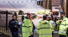 Desivý incident vo vlaku, ktorý smeroval do Londýna. Muž zaútočil na cestujúcich nožom