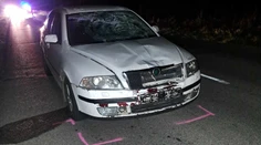 Tragédia pri obci Číž. Chodca kráčajúceho po ceste zrazilo auto, zraneniam podľahol