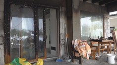 Mali to byť ich prvé Vianoce v novom dome. Mladej rodine prekazil plány požiar, ktorý všetko zničil