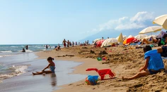 Vracia sa Covid-19? Ak sa nechcete nakaziť, do tejto destinácie radšej necestujte