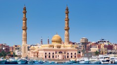 Obľúbený Egypt dostal v cestovateľskom semafore čiernu. V ponuke niektorých cestoviek zostáva