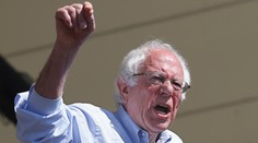 Sanders podporil Clintonovú: Trump nesmie vyhrať