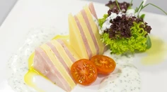RECEPT NA DNES: Syrovo-šunková doboška